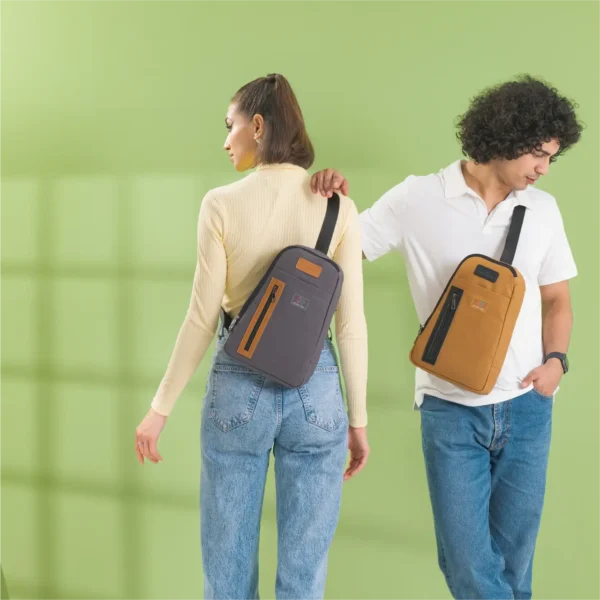 OLIVER CROSSBODY BAG